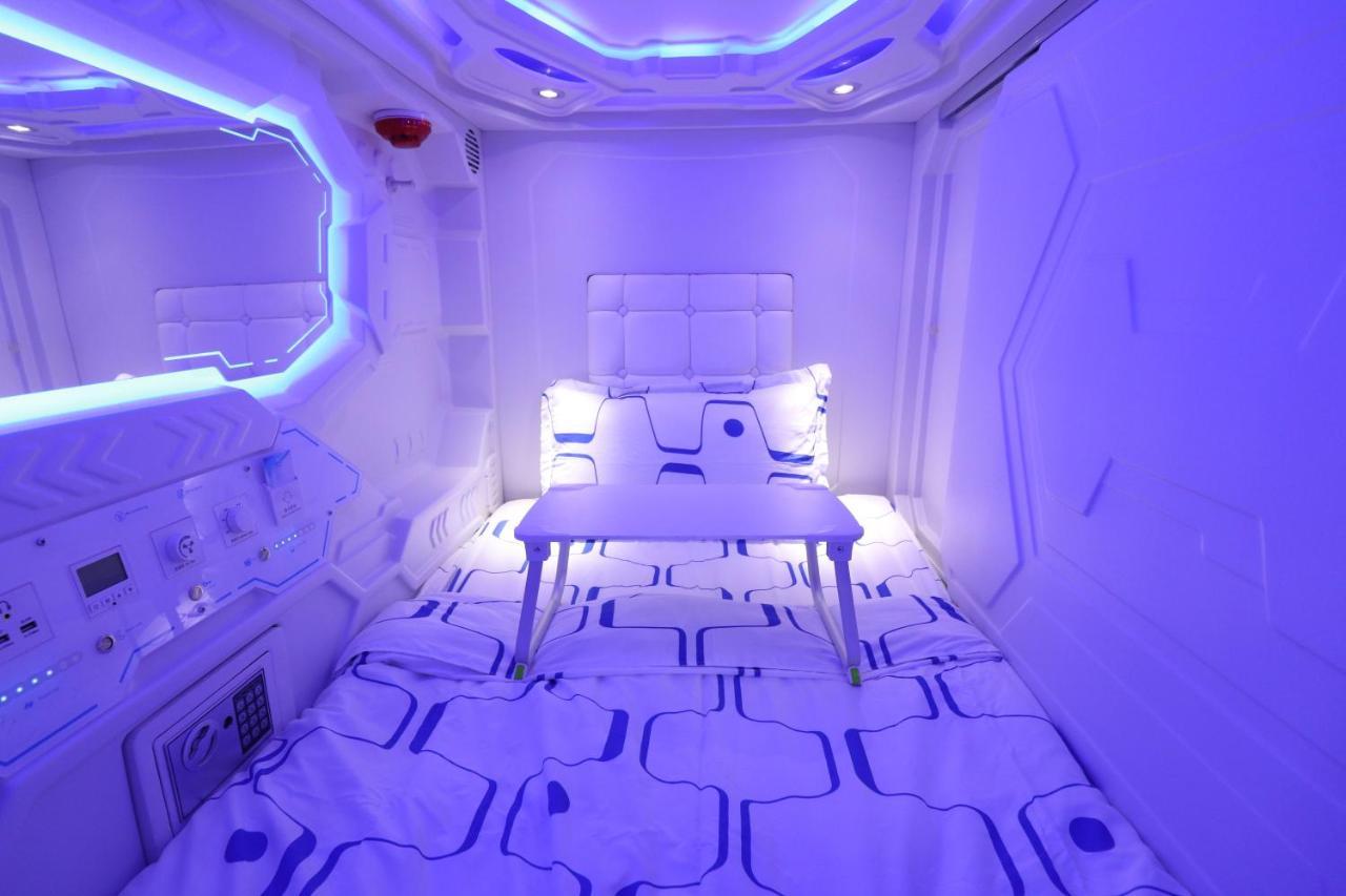 Jc Space Capsule Hotel Kuah Dış mekan fotoğraf