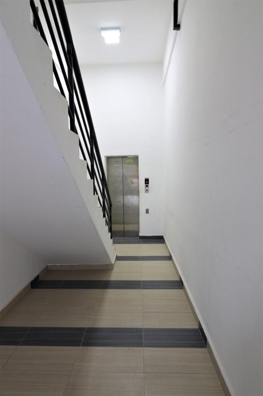 Jc Space Capsule Hotel Kuah Dış mekan fotoğraf