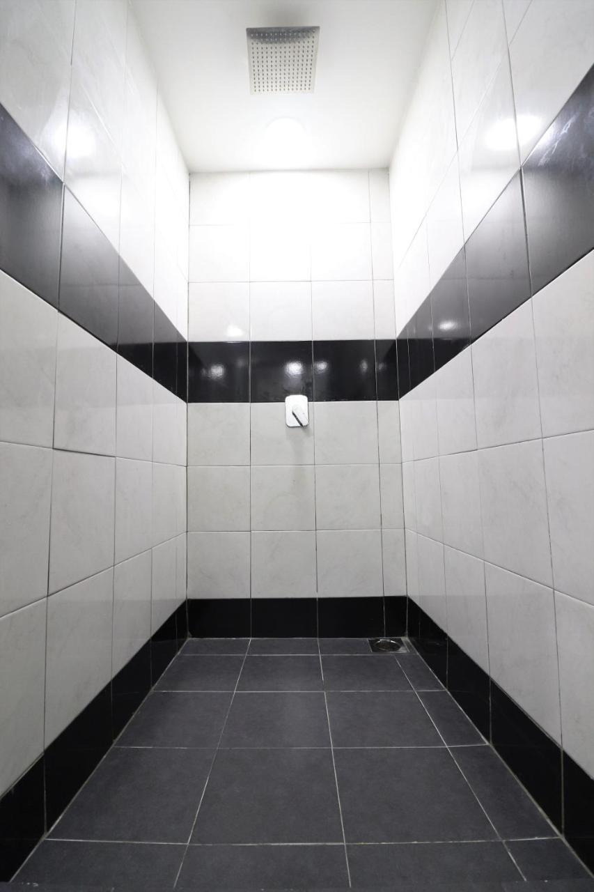 Jc Space Capsule Hotel Kuah Dış mekan fotoğraf