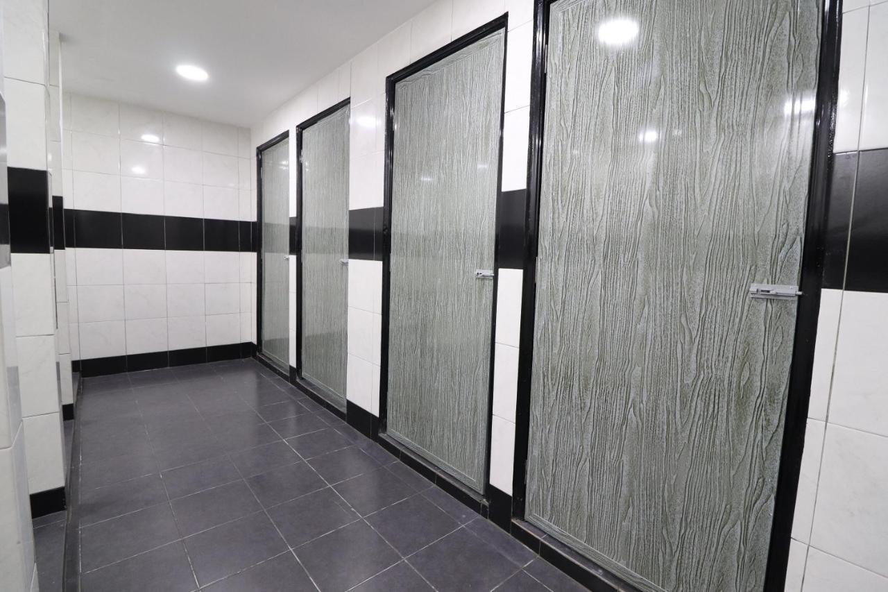 Jc Space Capsule Hotel Kuah Dış mekan fotoğraf